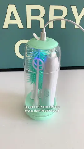 Bottle brush for the win!#babyfever #bottlecleanhack #cleaninggadgets #fyp #babynnottles #washbottleseeasier #bottlebrush #electricbottlebrush #tiktokmademebuyit #foryou #TikTokMadeMeBuit #us 