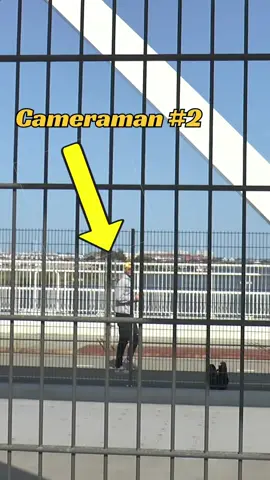 Hoe doet ie dat toch? Klein applausje voor de cameraman!🐝 #dudeperfect #challenge 