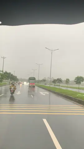 Đi cứu trợ vùng lũ về lại gặp xe đi cứu trợ, cảm ơn đồng bào cả nước đã hướng về Thái Nguyên❤️