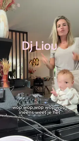 Liou is fan van @Roxy Dekker 🪩🎶 #babyvlog #roxyro 
