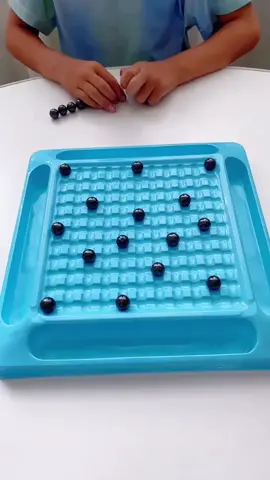 Fun Thunder Sensing Magnetic Battle Chess is a tabletop game that tests children's concentration, observation skills, and is suitable for family members to play together. It also enhances parent-child relationships and is fun#DesktopGames #MagneticChess #ConcentrationCultivation #PuzzleToys