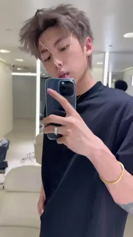 Chấn động Pang lại nhuộm tóc màu khác tiếp =))) #pangbowen #庞博文 #xh #xuhuong #trending #nunaa🐟 