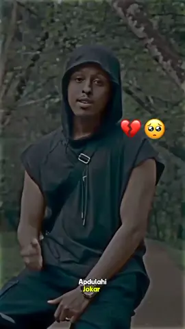 Miyeeey Qiiradu Kabtaaaaa 💔🥺 #somalilyrics🌺🙂🌹 #jawibila🌊❤️🌴 #apdulahijokar #saalaxsanaag #somalilyrics #1millionviews 