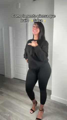🤷🏽‍♀️😅 Y tú cómo prefieres bailar ✨Salsa✨ Estilo 1 ó 2??? 💃🏽🔥 #salsa #joannavalladares #humor #comedy #comedia #reels #contenido #latinmusic #baile #bailarina #dance #musicalatina #reelsinsta