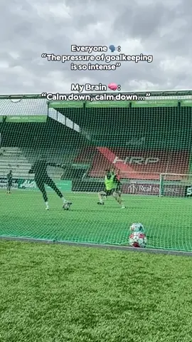 Calm Down, calm down 🎵🎶😂🧤 We all love a good dribble, don’t we?👀 @T1TAN ❤️ #gkunion #goalkeer #football #gkfam #viral #keeper 