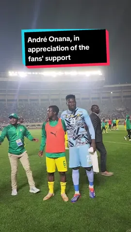 In a powerful display of gratitude and connection with his fans, André Onana gave away his gloves to the crowd after the match against Zimbabwe. The gesture was more than just a token; it was a heartfelt acknowledgment of the unwavering support he felt from the stands. As he handed over the gloves, the crowd erupted in joy, knowing they had witnessed a moment of genuine appreciation. For Onana, it wasn’t just about football—it was about showing love to the people who stood by him, through every save and every challenge. In that moment, fans didn’t just feel like spectators; they became part of his journey#afcon2025🇲🇦 #congobrazzaville242🇨🇬 #ugandacranes🇺🇬 #cameroontiktok🇨🇲 #cameroonian #onana 
