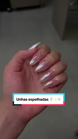 Passo a passo das unhas espelhadas mais lindas que você vai ver hoje  🤍🪞✨ Beijoo 💋 #nailtrends #nailinspo #nailart #nailtutorial #cutenails #simplenails #cleangirlnailsinspo #mirrornails #chromenails #haileybiebernails #nailtrend2024 #nailtok #newnailscheck #nailartvideos #nailsoftiktok #fyp #foryou #fouryoupage 