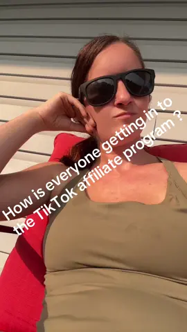 Need help!! How is everyone doing it?#needhelp #tiktokshop #tiktokaffiliate #womensupportingwomen #helpeachother #sahmlife #postcontent #sahm #viraltiktok #viralvideo #creator #post #boymom #girl #momlife #teamworkchallenge #ifb #momsupportingmoms #fyppppppppppppppppppppppp #fypp 