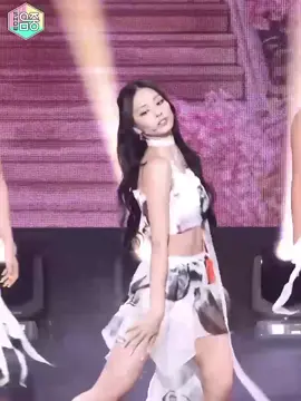 give it to someone who deserves it  #TZUYU #쯔위 #RunAway #FanCam | 쇼! 음악중심 | MBC240907방송 #twice 