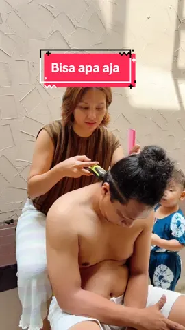 Kadang jadi istri kadang jadi tukang cukur, tergantung request aja kita mah 😁 @Arie Kriting 