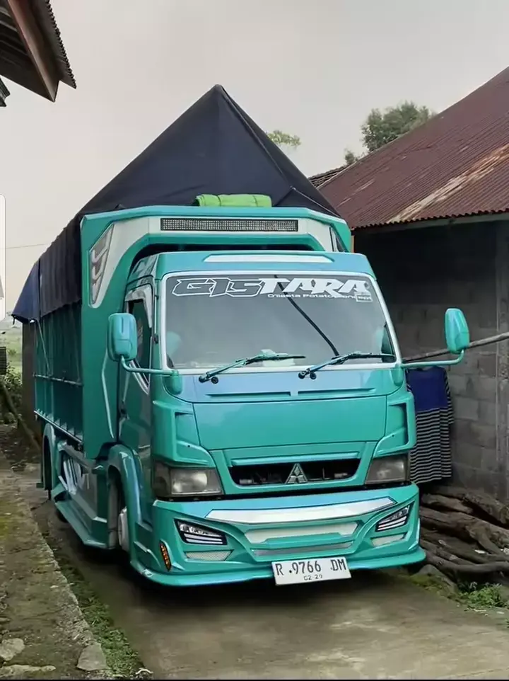 walpaper kece truk Canter#bismillahfyp 