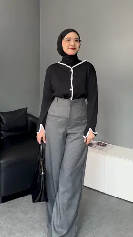 [save dulu aja] office outfit idea buat pecinta monochrome 🖤🤍 — pants & cardigan: 351a-352a [@DAVELLINE]  heels: 110a bag: 208a #fyp #officeoutfit 