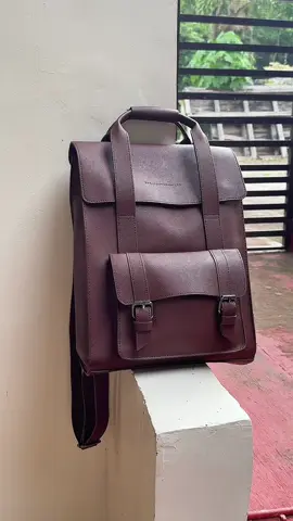 Straightforward DVL Cartella ✨ #leatherbackpack #leatherbags #college #fyp #university #straightforward #bag #aesthetic #minimal #dvlcartella 