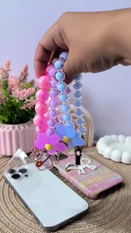 ang mura dito! daming cute designs 🥰 #phonekeychain #keychain #phonecharm #phoneaccesories #cutekeychain #flowerkeychain 