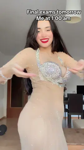 Unfortunately tiktok us not allowing the irinak soynd of the videi so I m improvising 😂💔💔  #bellydance #bellydancetiktok #bellydancer #المغرب🇲🇦تونس🇹🇳الجزائر🇩🇿 