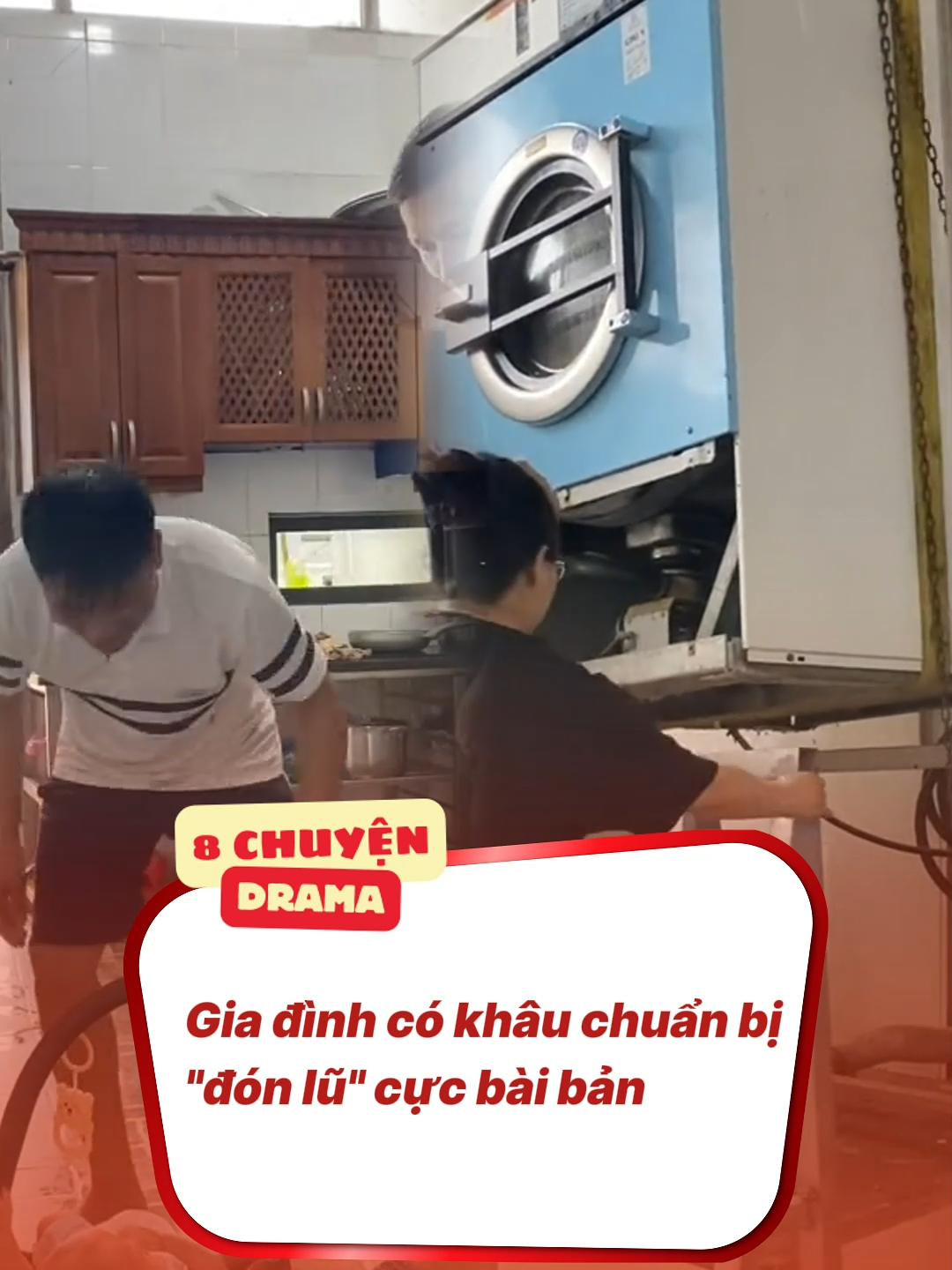 Gia đình có cách chống lũ đáng học hỏi #8chuyendrama #tiktokgiaitri #baoyagi