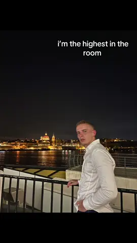 hope I make it out of here 😫 #FYP #Viral #TrendAlert #highschool #Irememberwhen #scienceteacher #freshwearspin #malta #malta #maltatiktok 