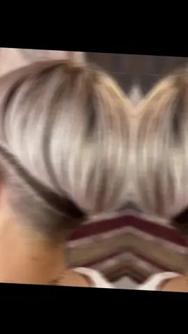 Short Haircuts with V shape 🥰  #shorthair #kratkovlasky #pixiecut ##kurzehaare #vshapenape 