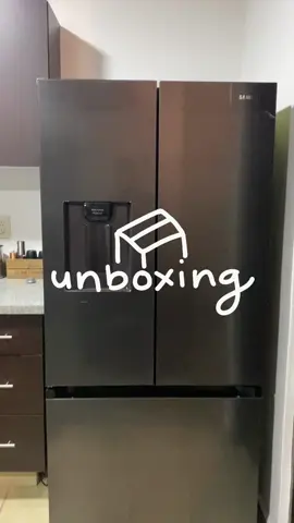 Ahora si echenme itacate, aqui ya me cabe 😛 El modelo es samsung RF22A4220B1/EM