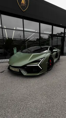 2024 Lamborghini Revuelto