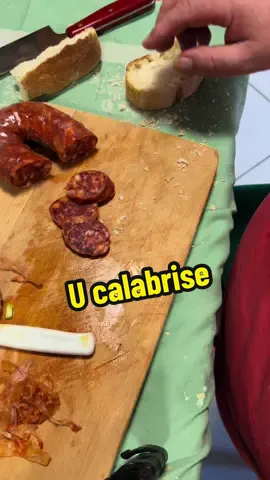 Accussi facimu nui calabrisi😂👍💯♥️#cosenza #calabrese #perte #dialetto #calabria #viralvideo #ecosafina #mammama #cosenza #perte 