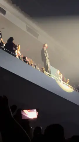 Living lavishly ❤️🖤 @twenty one pilots #twentyonepilots #clancytour #clancyduluth #carradio #carradiotwentyonepilots 