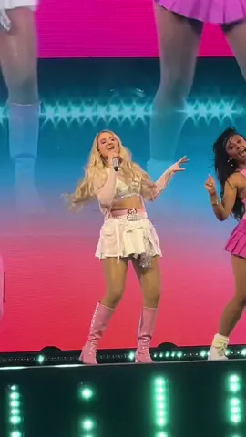 THE MIC WAS ON LAST NIGHT @Meghan Trainor 