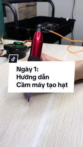 Biết thêm nghề, thêm nhiều cơ hội Học phun xăm không khó, chỉ cần kiên trì. Bài 1: Cách cầm máy đúng để tạo hạt - Cách đi quả lắc #hocphunxam #hocnghe #phunxamthammy #dayphunxam #cachcammayphunxam 