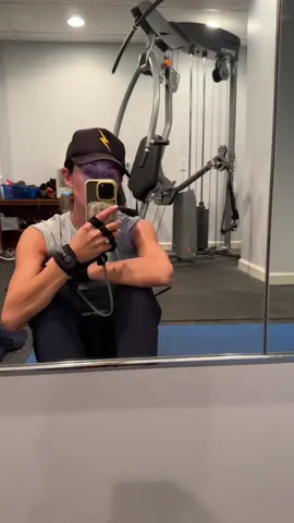 The secret to sculpted arms, unlocked. 💪✨ Get the P.band now in the TikTok shop! #sculpedarms #armworkout #pvolve #jenniferaniston #pband 