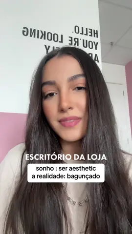 É so por aqui que isso acontece? Queria tanto que o escritório da loja fosse sempre aesthetic mas a bagunça nao deixa 😅 #empreendedorismofeminino #lojaonline #lojafeminina 