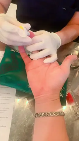 #ตรวจเลือด #ปลอดภัย #hiv  คลินิกเทคนิคการแพทย์ #เอ็มพลัสพิษณุโลก บริการตรวจเอชไอวี ซิฟิลิสฟรี แจกถุงยางอนามัย สารหล่อลื่นฟรี เป็นองค์กรแกนนำและเชี่ยวชาญในด้านป้องกันเอชไอวี (HIV) และเอดส์ (AIDS) #โรคติดต่อทางเพศสัมพันธ์ รวมถึงด้านสุขภาพทางเพศ และสิทธิทางเพศในกลุ่มผู้มี #ความหลากหลายทางเพศ ที่ได้รับการรับรองระบบบริหารงานคุณภาพ สำหรับกลุ่มชายรักชาย (MSM) สาวประเภทสอง (TGW) และ #LGBTQI+ วันนี้มาให้บริการถึงตะวันแดงพิษณุโลก  (เอาจริงๆโสดมา 4 ปีนะ)😂