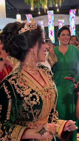 ماشاء الله الله يجعل أيامك كلها أفراح ومسرات🥰🌺 @fanmissmorocco  #mariage #العرس_المغربي #mariagemarocain #مونيةرمسيس #mouniaramsis #مونيةرمسيس #pourtoi #tanger #