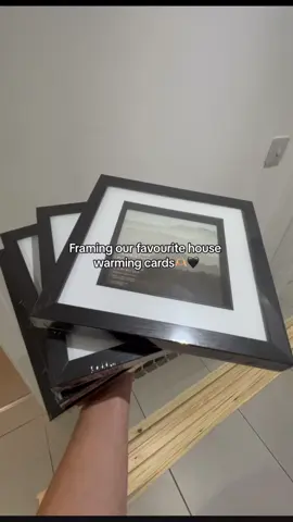 I plan to change the two unpersonalised cards to photos of us but thought this was a nice way to preserve our fav cards🫶🏼🤍  #willandjordsfirsthome #homeinspiration #homeinspo #ourfirsthome #firsttimebuyers #photowall #photogallery #homeideas 