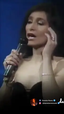 💖 Letra que toca el corazón: “Para realizar mi sueño, ¿qué haré? Por dónde empezar, ¿cómo realizaré tu tan lejano amor?” #DeMiEnamórate #DanielaRomo ✨ Una melodía inolvidable: Desde que la escuchas, te transporta a un mundo de amor y emoción. #CanciónRomántica #clásicodelos80  🎤 Voz inigualable: La interpretación de Daniela Romo te hará sentir cada palabra y cada nota. #vozdeángel #músicalatina  🎵 Un himno al amor: Perfecta para dedicar a esa persona especial y expresar tus sentimientos más profundos. #himnoalamor #dedícasela  ¡Déjate llevar por la música y enamórate con Daniela Romo! 💕 #viral #danielaromo #fypシ゚viral #danielaromo😍🥰💕😥 #tlnovelas 
