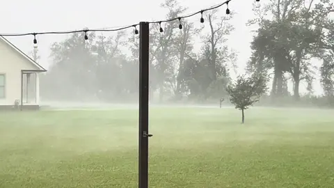 Its taking 3 of us to hold our front door closed right now. #hurricaneseason #hurricanefrancine 