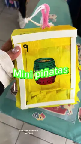 Ignoren que mk uña se trozo y se ve rara jajaja #septiembre #maestra #actividadespatrias #missliberty #maeta #docente 