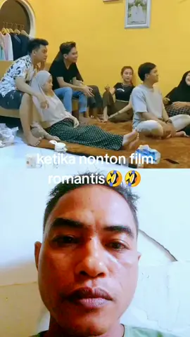 #duet dengan @Sandi #fyp #enak ya yg punya pasangan🤣🤣#duet #tiktok #🙏🙏🙏 #lucu_ngakak 