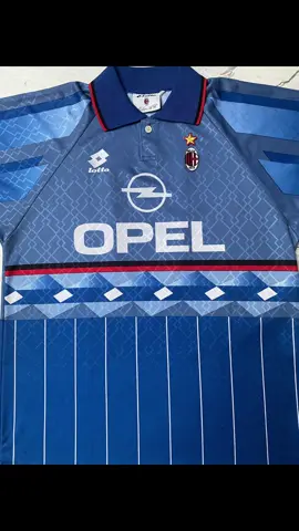 AC Milan Fourth 1995-1996 🔵🔴✨ Player : R. Baggio (18) Brand : Lotto Type : Short Sleeve #jerseybola #jerseyclassic #jerseyoriginal #classicfootballshirt #jerseyoriginal #jerseyvintage #footballshirtcollection #acmilan 