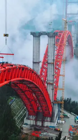 Wulong Shuangbaoliang Bridge, the double-arch bridge with the largest span.