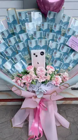money bouquet + iphone 13😍 cocok bangett nihh buat ngasih hadiah kanjeng ratu🤗 #moneybouquet#buketuang#ayanadefleur#buketjombang