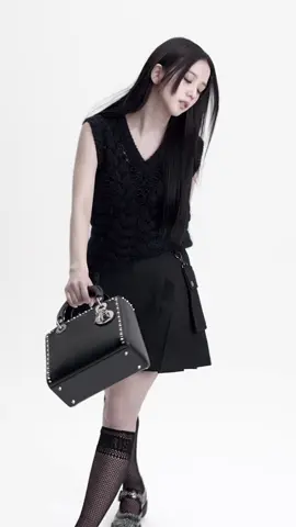 Dior Global Ambassador JISOO’s new Lady Dior campaign’s got a fierce attitude.