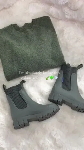 I thought this colour wouldn't look good, but it turns out it looks amazing in person! #fyp #rainboots #boots #autumnfashion #winterboots #tiktokmademebuyit #spotlight #viralboots #outfit #outfitideas #autumnvibes #fashion #autumnwear #outfitideas #homewear #nightwear #thatgirl #foryou #summersale #spotlight #spotlightfinds #TikTokMadeMeBuylt #autumnvibes 