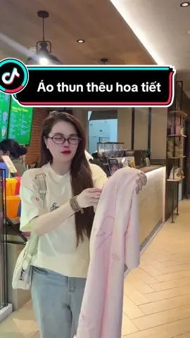 Áo thun thêu hoạ tiết mini siêu cưng 🤩🤩 #aothun #aothunphomrong #localbrand #8yostudio 