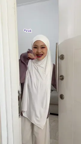 Udah ga repot beli 2 sabun cuci piring lagi!! Sekarang udah ada Sunlight Biocare Nature, yang pastinya aman untuk si kecil👶🍼 dan keluarga. Jadi lebih hemat dan praktis dehh 👌✨️