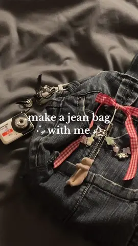 make a jean bag with me!! (not referring to any patterns 😭) #jeanbag #fashion #sewing #diybag #sonnyangel #mofusandcat #fyp #fypviral #xybca #fypシ #cute #aesthetic #digicam #themarias #noonenoticed #submarine 