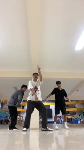 DC:??? 🔥🔥🔥 #fyp #foryou #2ne1 #2ne1fire🔥 #afrobeats #dance #viraltiktok 