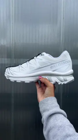 The Salomon XT-6 Gore-Tex Sneaker permits durability amidst the darker months, approaching inclement forecasts from a place of stoicism and weatherproofing. Available in-store, online, or via the link in our bio. #Salomon #SEVENSTORE
