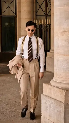 Costume et chemise Howard’s Paris  #pincollar #costume #parisianstyle #sartorialist #sartorial #elegance #elegant #fashion #chic #classy #dandy #gentleman #gentlemen #gentlemanstyle #gentlemenstyle #menwithstyle #style #suit #classicstyle #stylish #menswear #menswardrobe #mensweardaily #classe  #vintage  #beige   #bretelles   #souliers  #chaussure