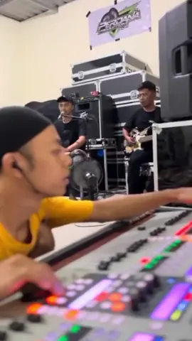 Sayang Sayang cover cek sound #sayangsayang #bimantoro #perdanaproduction #dangdut #koplo #musik_story 