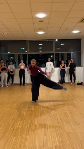 It’s giving EMOTIONS 😮‍💨  #contemporarydance #dancechoreography #dancestudio #dancersoftiktok 